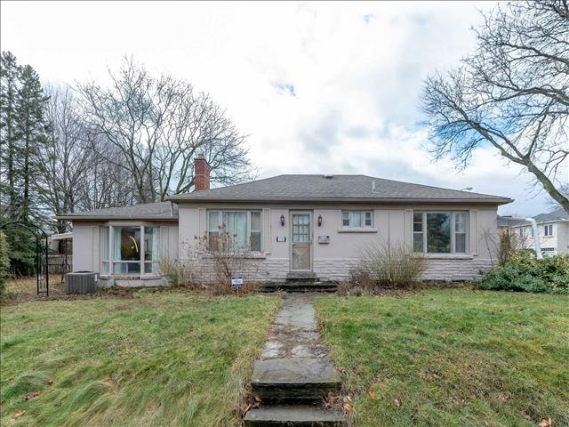 230 Lord Seaton Rd